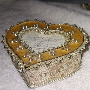 FEMININE Reflections Exclusively For Carlton Cards   metal Jewelry Box  21/2 × 2